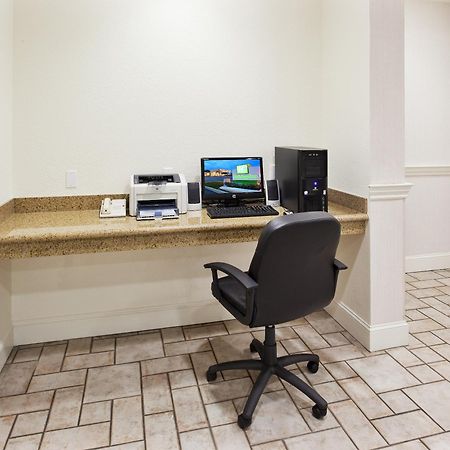 Holiday Inn Redding By Ihg Exterior photo