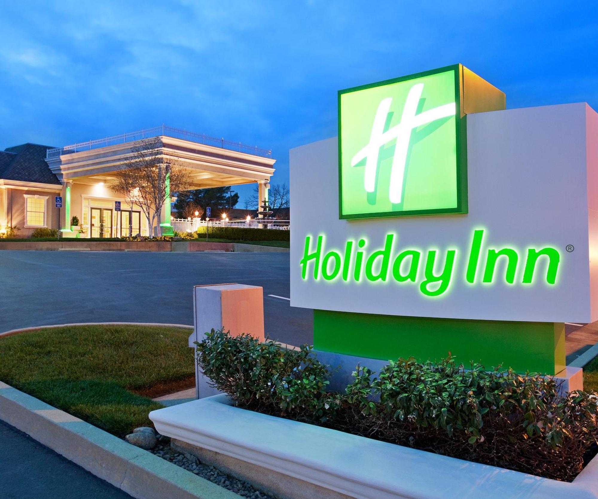 Holiday Inn Redding By Ihg Exterior photo