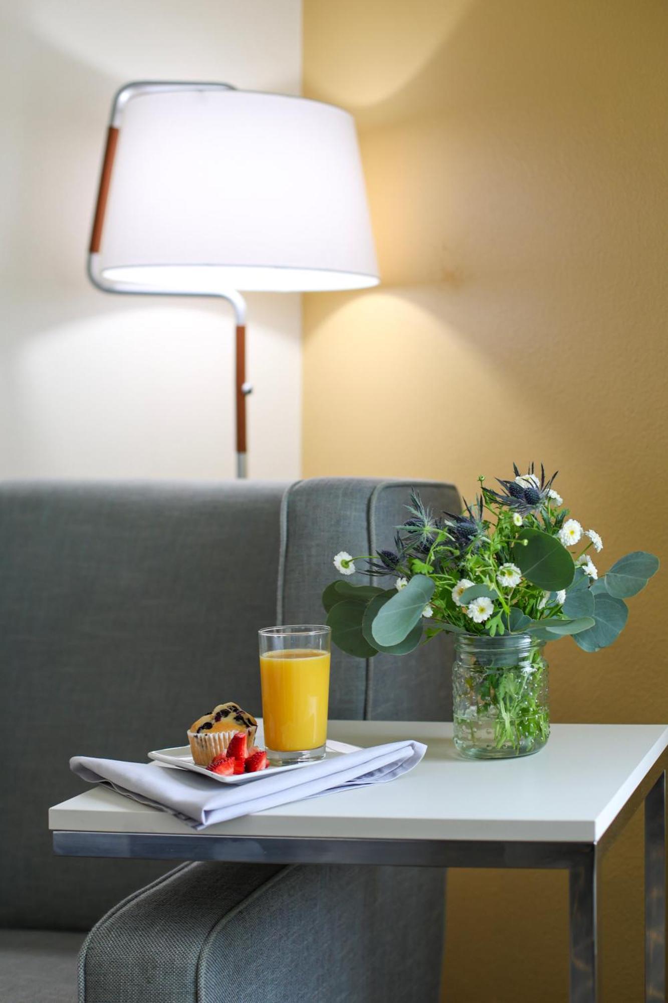 Holiday Inn Redding By Ihg Exterior photo